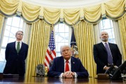 免费算命美国国会预算办公室称共和党税收法案将使财政赤字增加2.4万亿美元